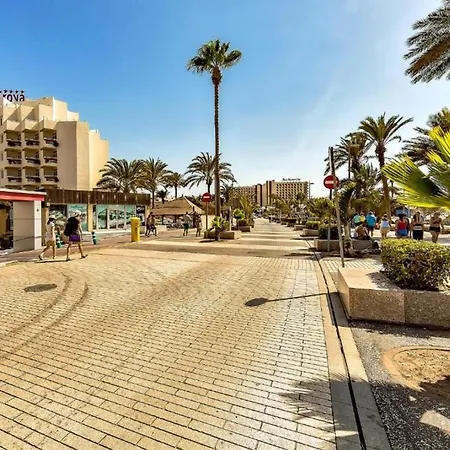 Apartment Two Bedroom With Wifi, Close To The Beach, In Playa De Americas *