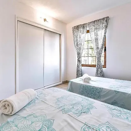 Two Bedroom With Wifi, Close To The Beach, In Playa De Americas Playa de las Americas (Tenerife)