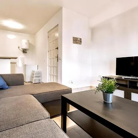 Two Bedroom With Wifi, Close To The Beach, In Playa De Americas *